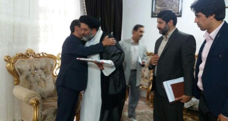 دیدارمسئولین اسلام آبادغرب با خانواده معظم شهدا و جانبازان شهرستان+تصاویر