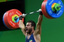 استفاده ابزاری از کیانوش رستمی در مستند تبلیغاتی روحانی/ قهرمان المپیک به مسئولین دولتی کرمانشاه اجازه استقبال نداده بود + عکس