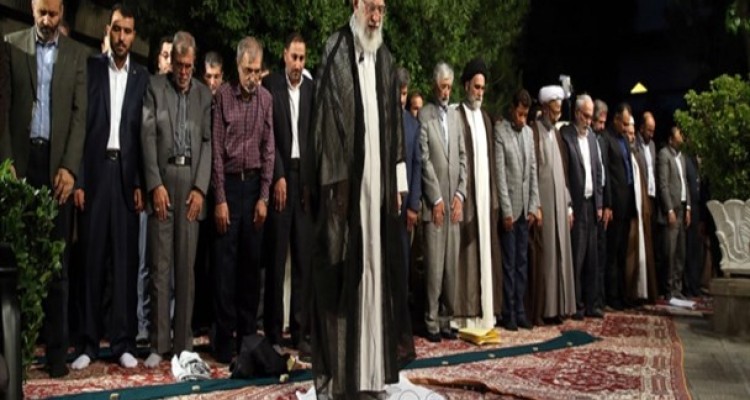 رقص شمشیر جاهلیت مدرن در کنار جاهلیت قبیلگی را هجو کنید/حوادث سوریه و مدافعان حرم و قضایای مهم عراق درخور سرودن صدها و هزاران شعر است