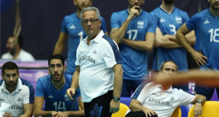 بلندقامتان تمام قد برابر استاد ِ قدیمی / ایران- آرژانتین نبردی همیشه جذاب