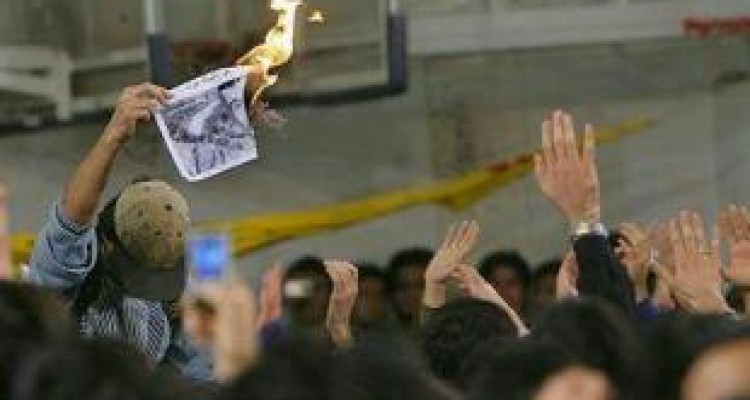 "توهین های خوب!" اصلاح طلبها به منتخب مردم/ از فحش حرامزاده صانعی تا آتش زدن عکس احمدی نژاد در دانشگاه +عکس