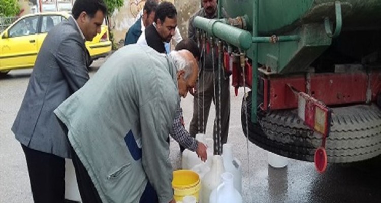 حکایتی از "شرایط بحرانی" زندگی در سیستان/ وقتی معضل "بی‌آبی" به ریزگردها اضافه می‌شود/ روستاها در محاصره "طوفان" و "قطعی آب"