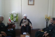 دیدار فرمانده سپاه حضرت نبی اکرم(ص) و جمعی از مسئولین شهرستان با امام جمعه اسلام آبادغرب