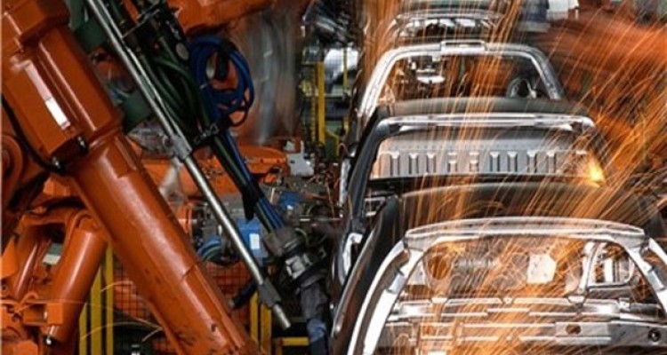 افزایش 70 درصدی واردات خودرو نسبت به سال گذشته/ از جزئیات قرارداد با فرانسوی ها بی خبریم/ لزوم توجه به انتقال فناوری در انعقاد قراردادهای جدید