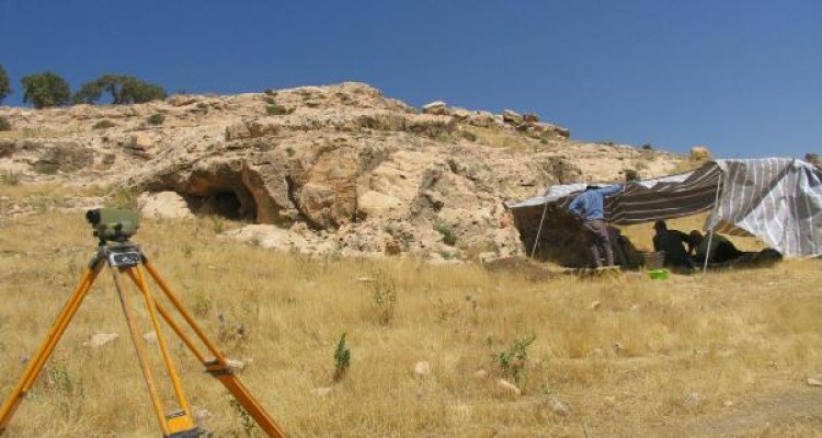 کاوش باستان شناسی غار سرون جق اسلام آبادغرب