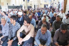 حضور  کارکنان دولت و کارمندان اسلام آبادغرب در نماز جمعه 