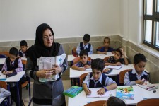 استخدام لهجه‌‌ غلیظ ها ممنوع/ کلیه و مثانه عمل شده به درد معلمی نمی‌‌خورد!