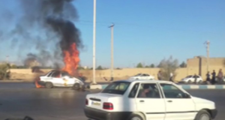  آتش گرفتن یک پراید پس از تصادف + فیلم