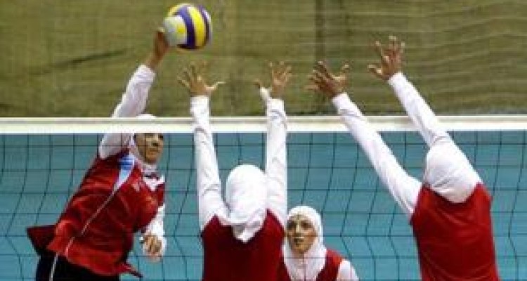 مسابقات والیبال قهرمانی دختران کشور در کرمانشاه آغاز شد