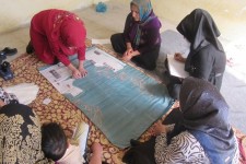 برگزاری کلاس خیاطی و جعبه سازی توسط گروه جهادی خواهران در یک روستای محروم اسلام آبادغرب+تصاویر