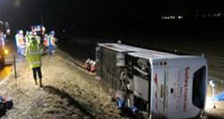 سقوط یک دستگاه اتوبوس بین‌شهری به داخل دره جاجرود/ 11 نفر کشته و 27 نفر مصدوم شدند