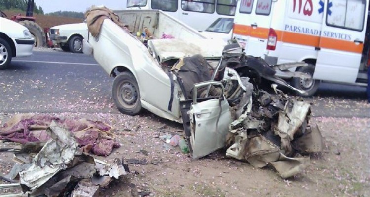 سالانه ۱۶ هزار نفر در حوادث جاده‌ای کشته می‌شوند/ مسئولان چاره‌ای بیاندیشند