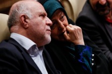 ماجرای بنزین هایی که 4 سال آلوده بودند و یک شبه سالم شدند/ وزیر نفت؛ اولین مشتری خرید بنزین تولید داخل