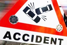 برخورد خونین کامیون با یک تاکسی + فیلم 