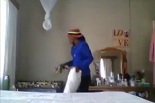 آزار و اذیت بچه به دست پرستار سنگدل + فیلم 