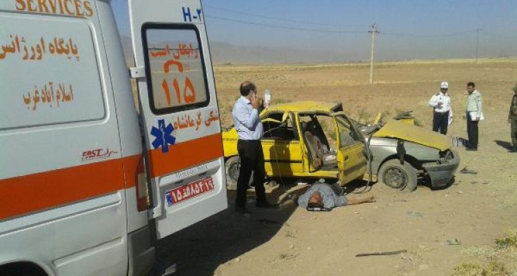 واژگونی خودرو پژو کرایه در  جاده  حمیل- اسلام آبادغرب 5 کشته و مصدوم برجای گذاشت+عکس