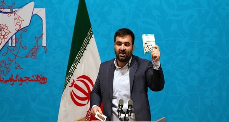 روحانی با عدم معرفی وزیر علوم به دانشگاهیان بی‌احترامی کرد/ هیچ یک از شعارهای انتخاباتی عملی نشد