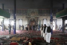 حمله انتحاری به دو مسجد در کابل + فیلم 