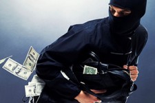 دستگیری یک دزد حین ارتکاب سرقت + فیلم 