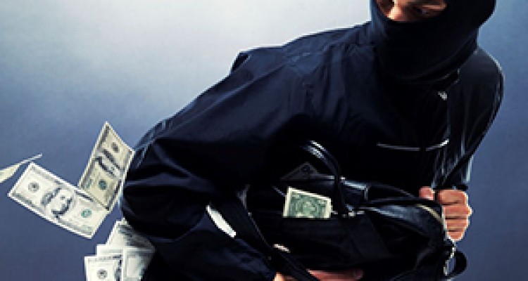دستگیری یک دزد حین ارتکاب سرقت + فیلم 