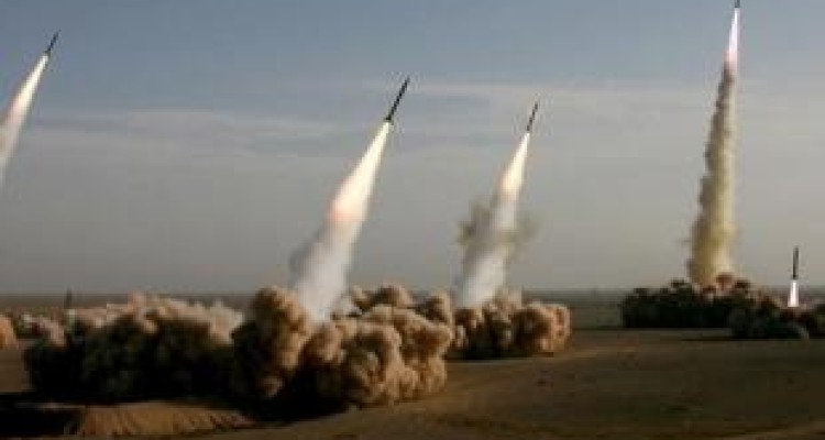 استقلال همه جانبه در گرو امنیت و قدرت دفاعی کشور