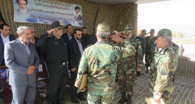 مراسم تودیع و معارفه فرمانده تیپ 181 زرهی ارتش در اسلام آبادغرب