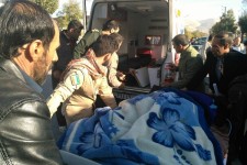 کمک رسانی نیروهای سپاه و بسیج به مصدومین زلزله در اسلام آبادغرب+تصاویر