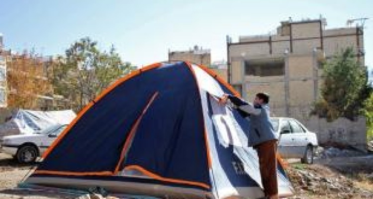 توزیع ۲۸ هزار تخته چادر در شهرستان‌های زلزله زده استان کرمانشاه
