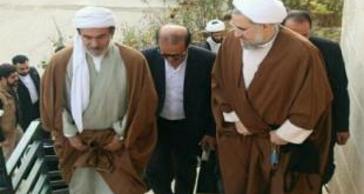 بازدید دبیر کل مجمع جهانی تقریب مذاهب اسلامی از مناطق زلزله زده 