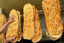 ناهماهنگی میان دولتی‌ها یا بازی رسانه ای با قوت غالب مردم؟/ نان هایی که آب رفتند!