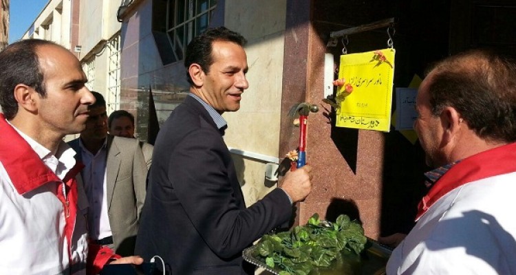 مانور زلزله و ایمنی با شعار مدرسه ایمن_جامعه تاب آور در اسلام آبادغرب برگزار شد+عکس