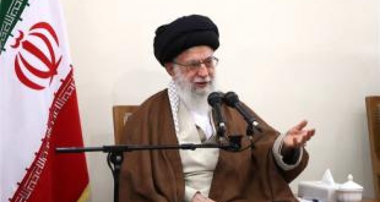 امام خامنه‌ای: جمهوری اسلامی باید زکات را در سرلوحه برنامه‌های خود بگذارد