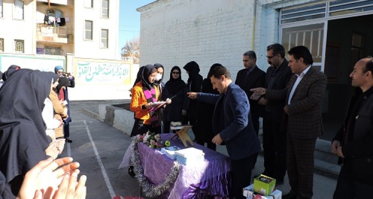تقدیر از برگزیدگان مسابقه تصویرگری شهدای مدافع حرم در بخش حمیل+تصاویر