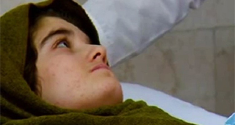 جدیدترین وضعیت جسمانی هانیه، دختر فداکار کرمانشاهی + فیلم 