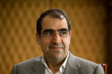 یک سوزن به خود و یک جوالدوز به طب سنتی + فیلم 