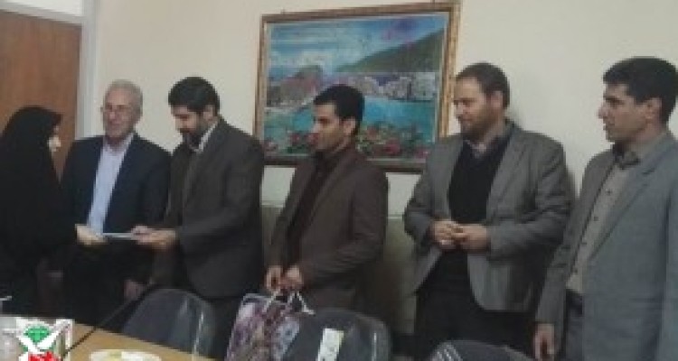 تجلیل از اولیای آموزشی مدارس شاهد اسلام آباد غرب