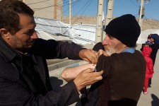 واکسیناسیون گروه های آسیب پذیر در مناطق زلزله زده اسلام آبادغرب+تصاویر