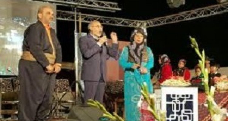 حضور جواد خیابانی در جشن شب یلدای مناطق زلزله زده کرمانشاه + فیلم 