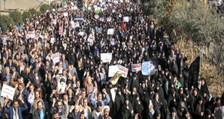 خروش انقلابی مردم ابهر در برابر آشوبگران +فیلم 