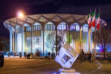 آرامش کامل در چهارراه ولیعصر +فیلم 