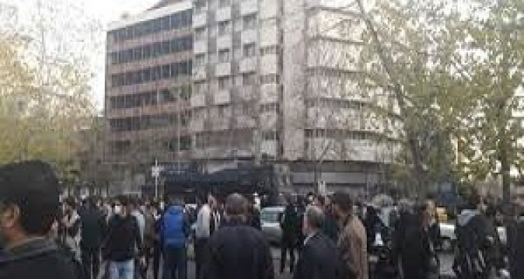 تخریب اموال عومی به دست معدودی از اغتشاشگران + فیلم 