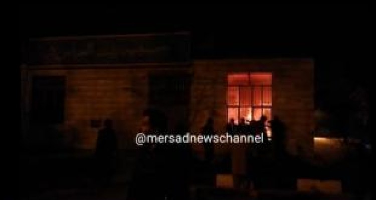 هتک حرمت کم سابقه اوباش آشوب طلب در کرمانشاه با به آتش کشیدن حسینیه بیت العباس (ع)+فیلم