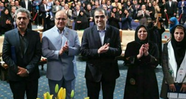 وزیر بهداشت از پرستاران فداکار در زلزله اسلام آبادغرب تقدیر کرد