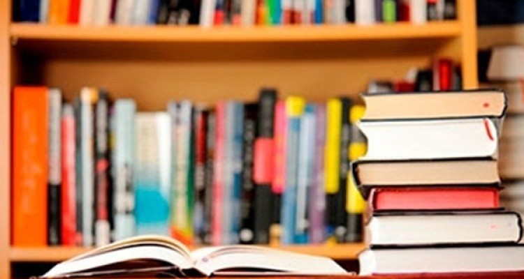 اهدای بیش از ۱۰۰۰ جلد کتاب رایگان به دانش آموزان