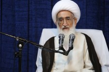 دانشجویان نگذارند عده‌ای فرصت‌طلب اساس اسلام و انقلاب را زیر سوال ببرند