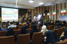 انقلاب در برابر تمام دشمنان داخلی و خارجی ایستاده است