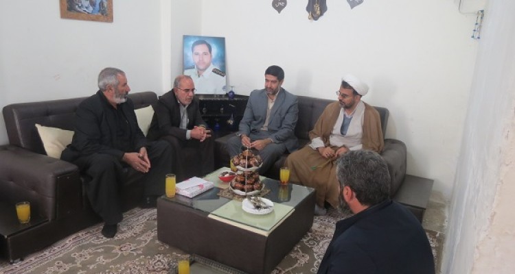 دیدار با خانواده شهید سالار زاهدی پور در اسلام آبادغرب+تصاویر