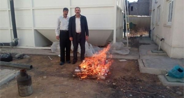 کشف و معدوم سازی مقادیری دارو و کالای قاچاق در اسلام ابادغرب+تصاویر