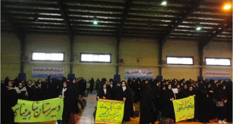 بدرقه کاروان راهیان نور دانش آموزان اسلام آباد غرب به مناطق عملیاتی جنوب کشور