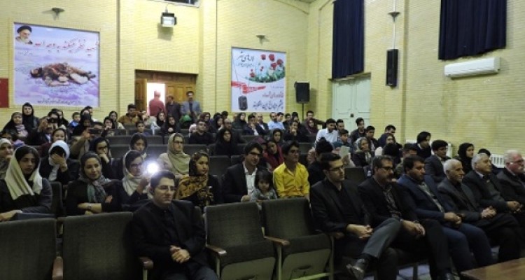 ویژه برنامه دریچه ای به سوی بهار در اسلام آبادغرب برگزار شد +تصاویر